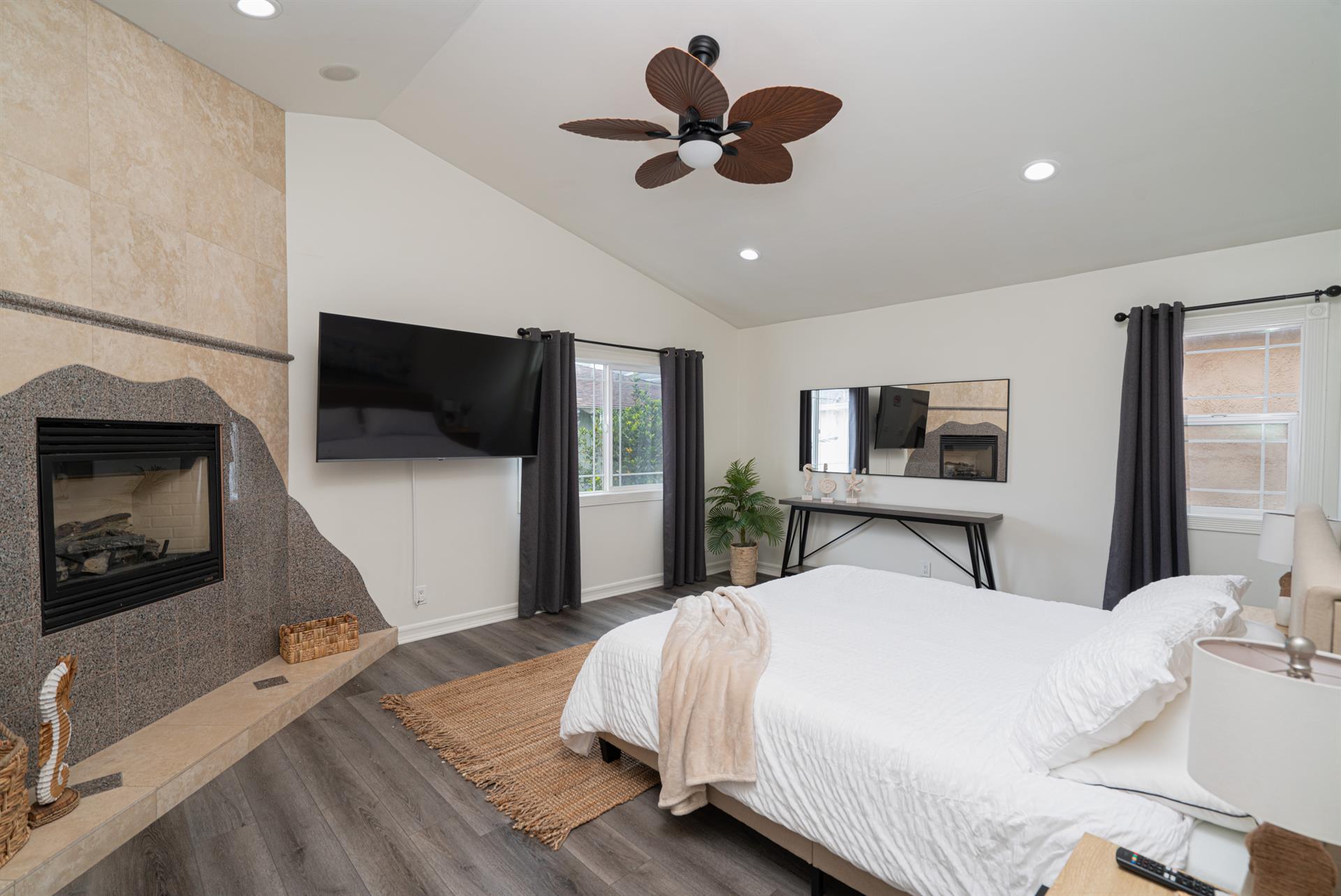 4821 Master Bedroom View