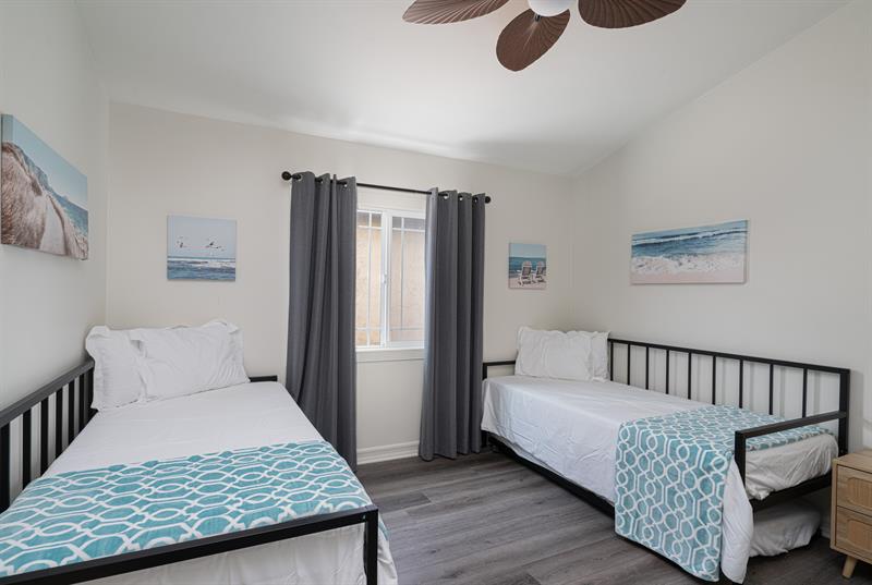 4821 Twin Bedroom Bed