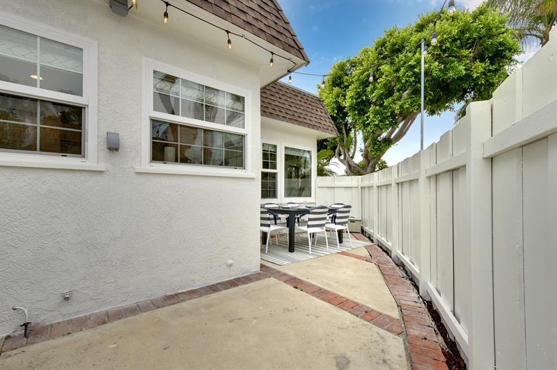 Sideyard toward Outdoor Dining Area
