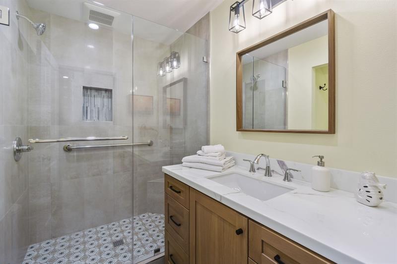 lower unit bathroom
