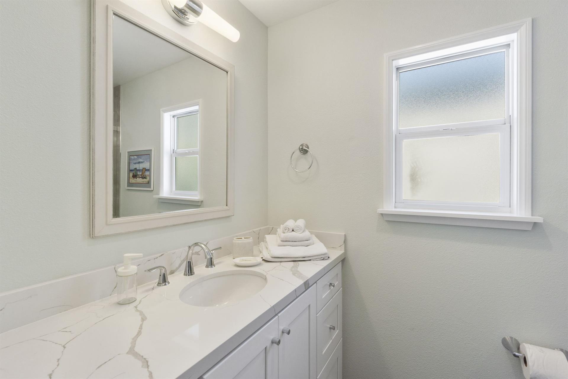 upper unit guest bath