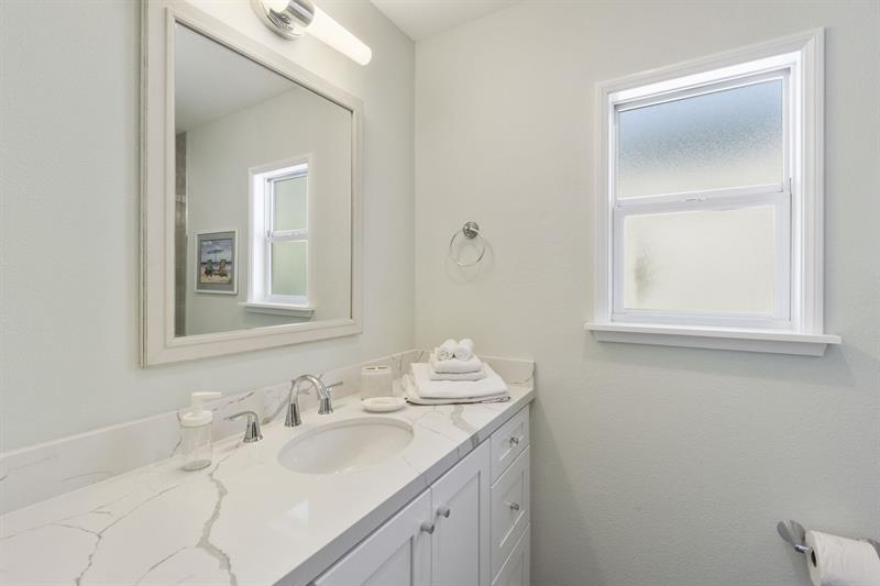 upper unit guest bath