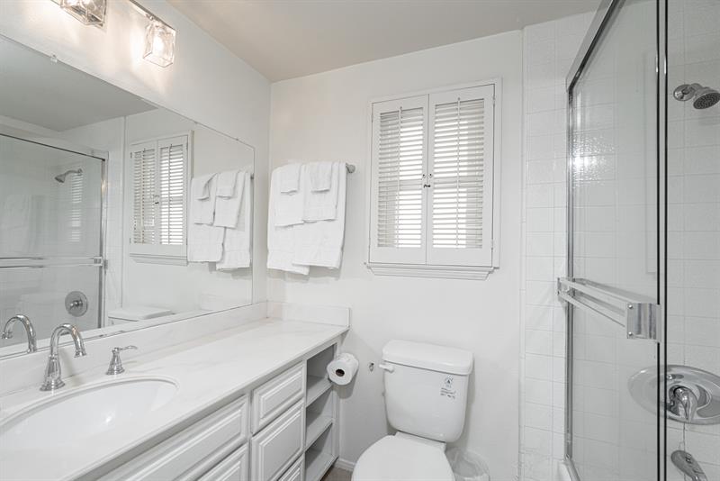 Master bedroom Bathroom