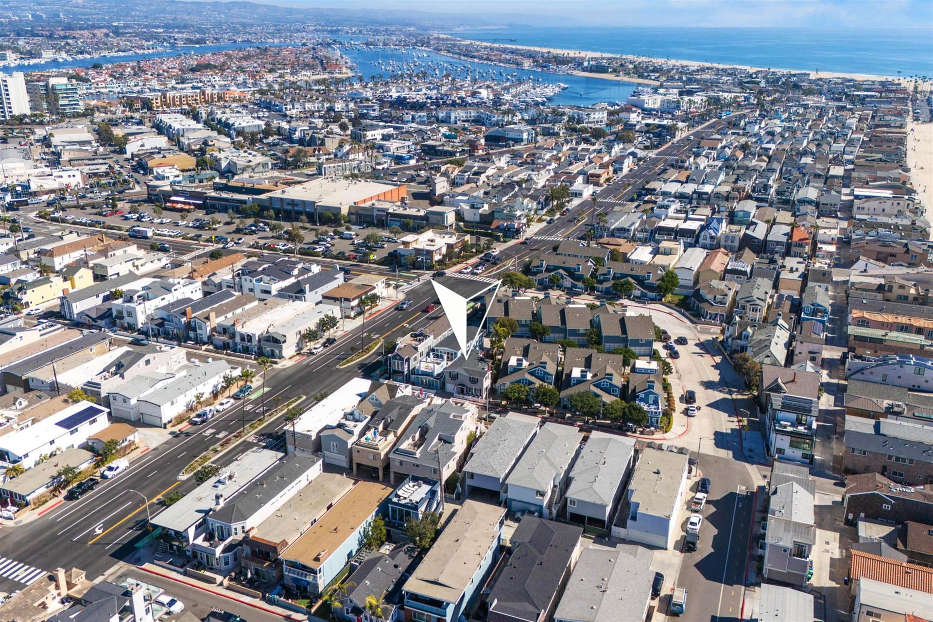 Areal view of home  surrounding area
