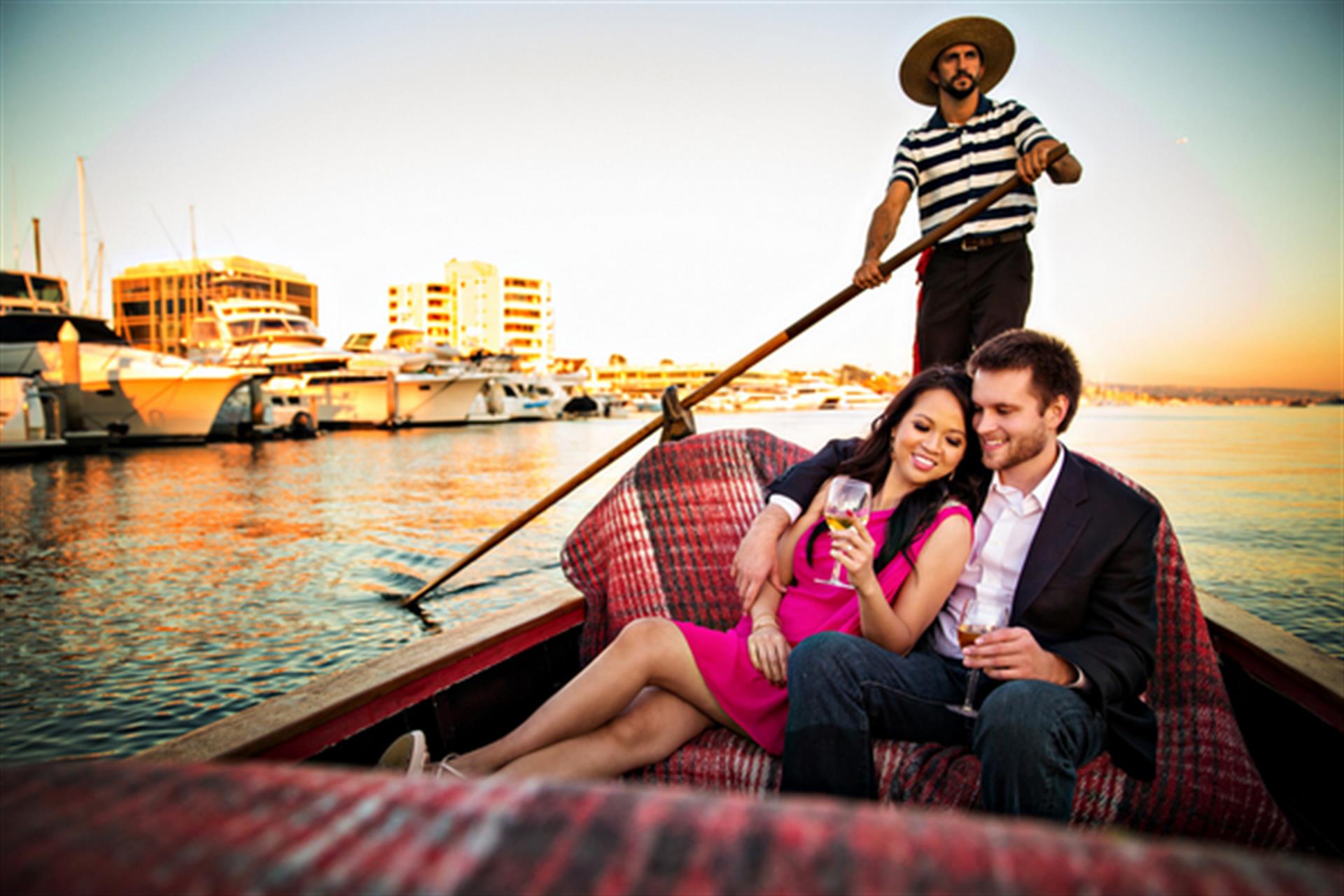 Nguyen_Elwell_D_Park_Photography_gondolanewportbeachengagement0017_low Nguyen_Elwell_D_Park_Photography_gondolanewportbeachengagement0017_low