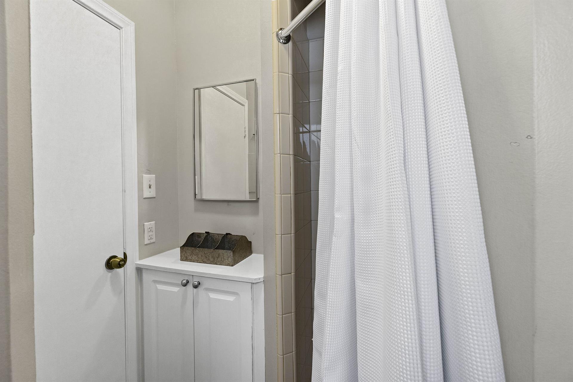 Unit B Studio Bathroom