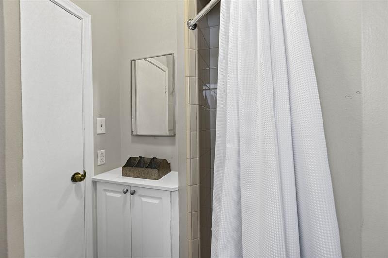 Unit B Studio Bathroom