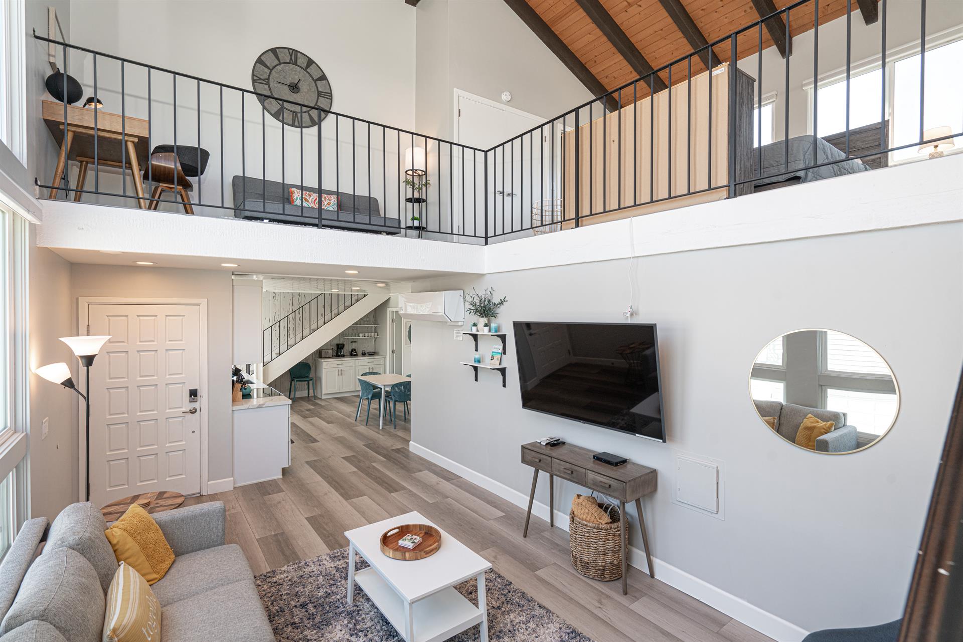 Unit B loft  Living room