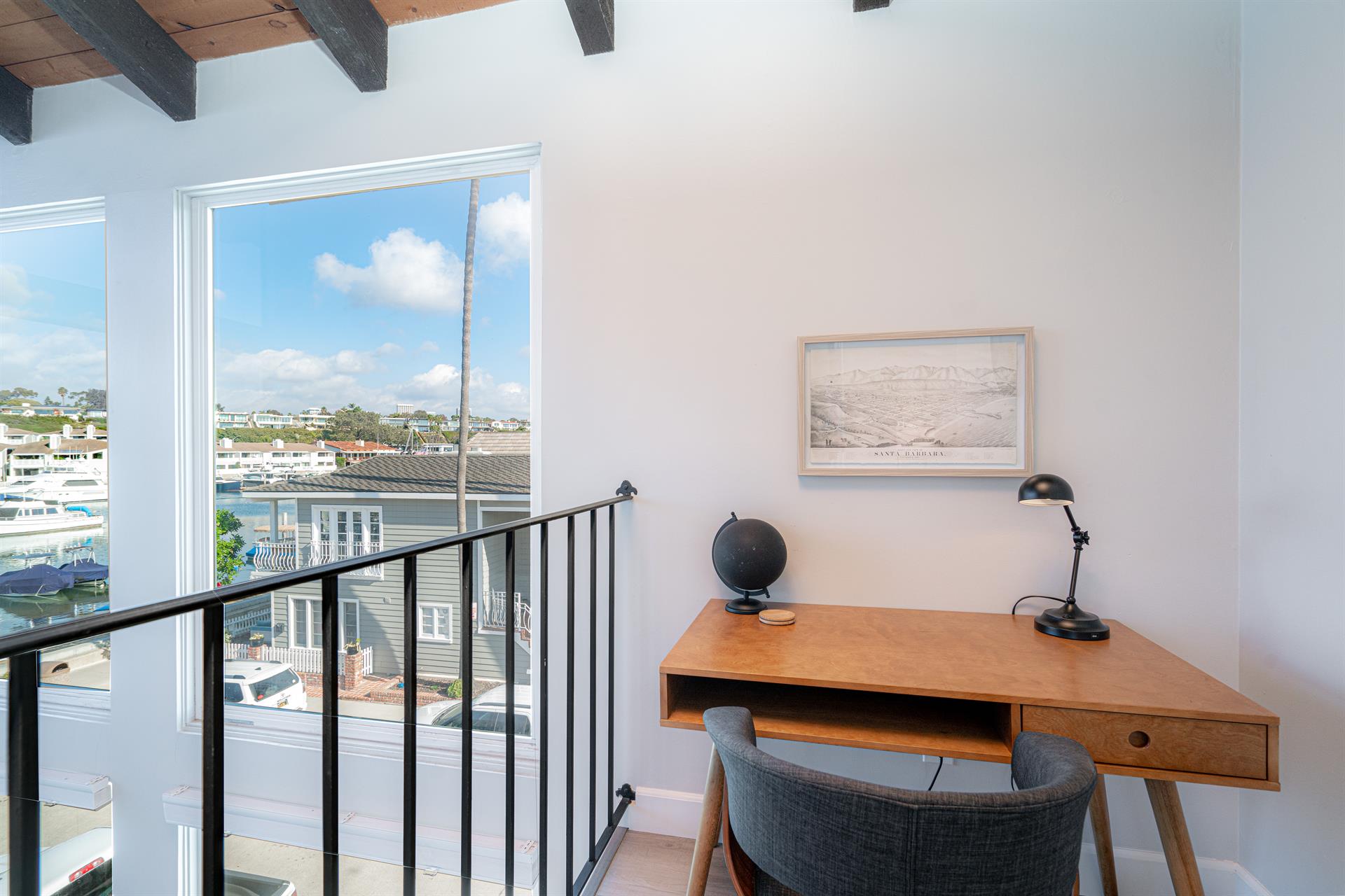 Unit B Upstairs Desk  view