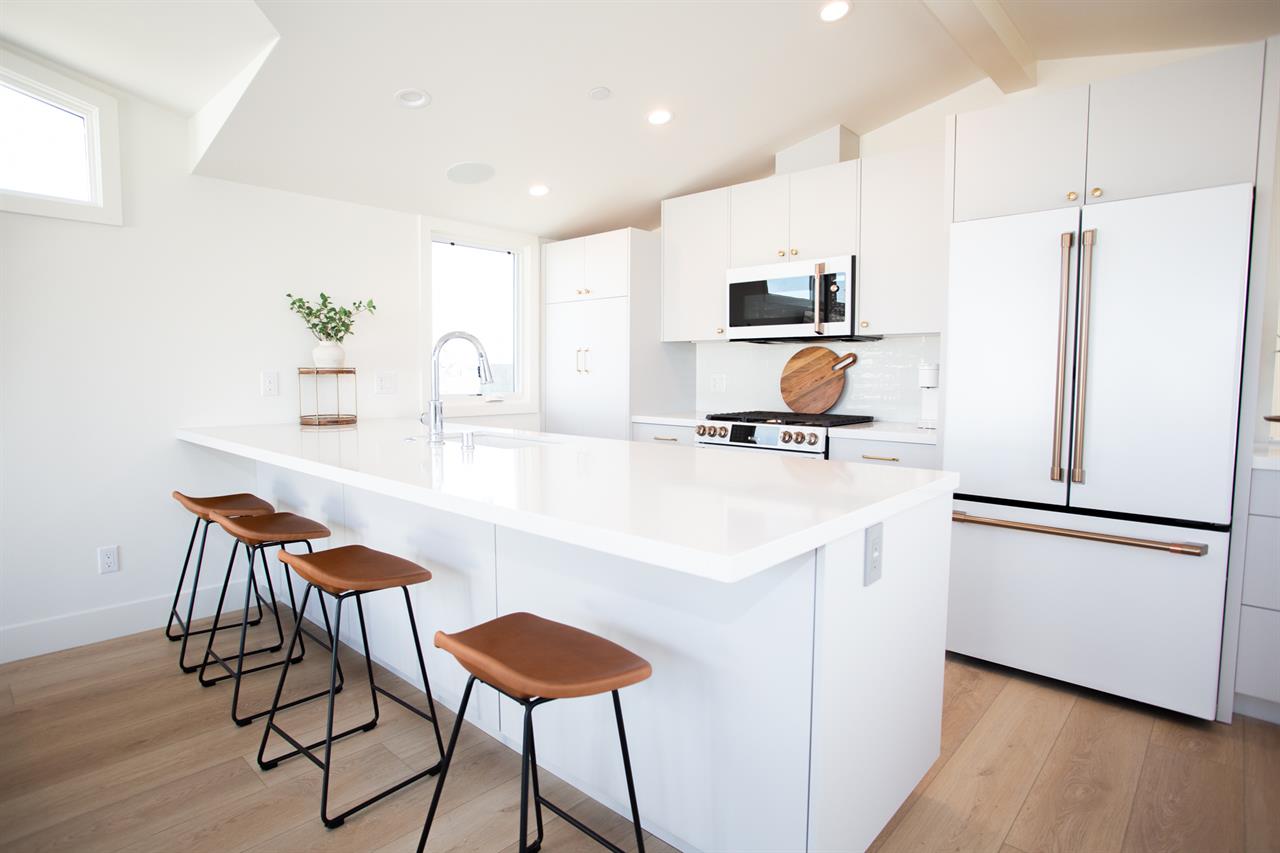 Breakfast bar  Kitchen