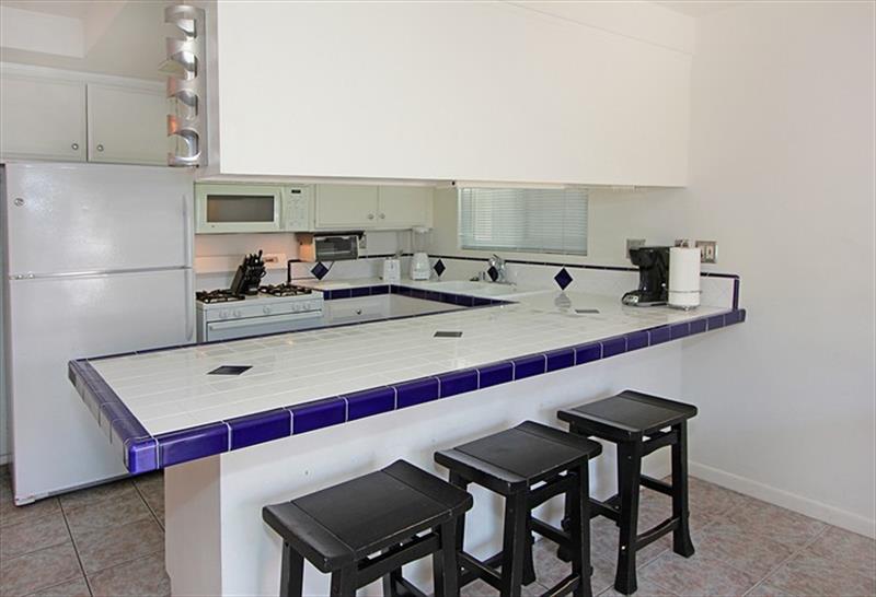 Unit A Breakfast bar seating