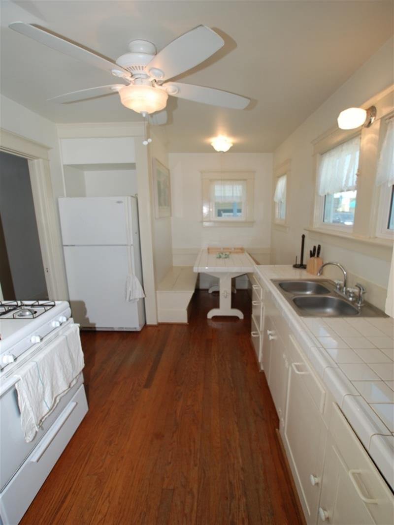 Kitchen  Additional dining