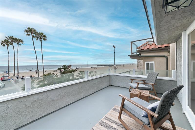 Upper deck off Bedroom 3