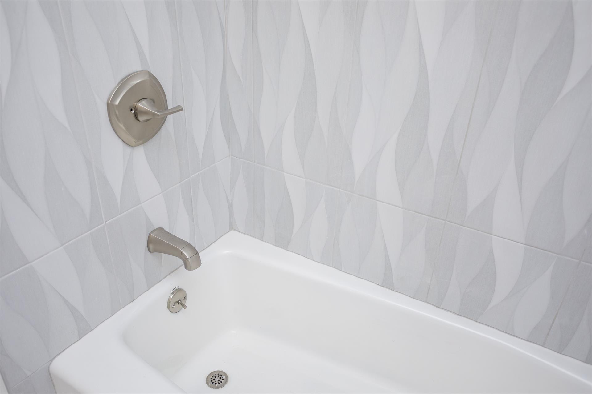 Bathroom 2 bathtubshower