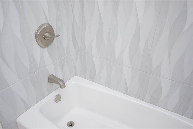 Bathroom 2 bathtubshower