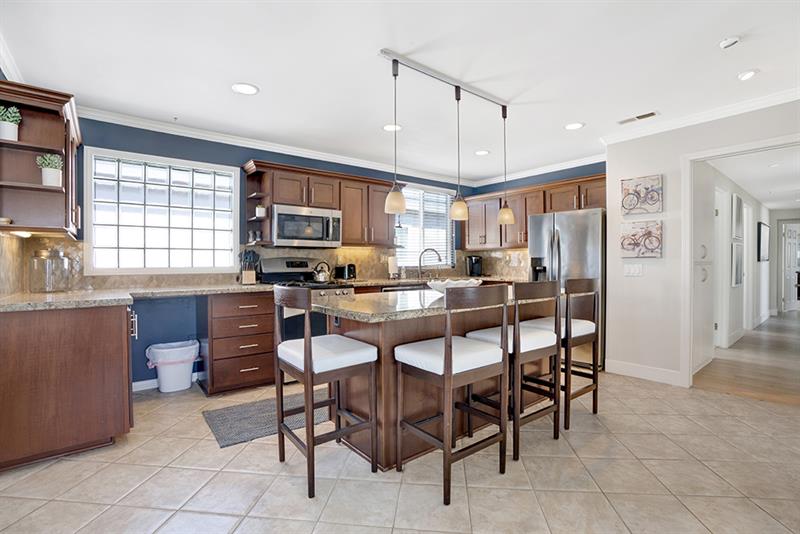 Kitchen  Island seating