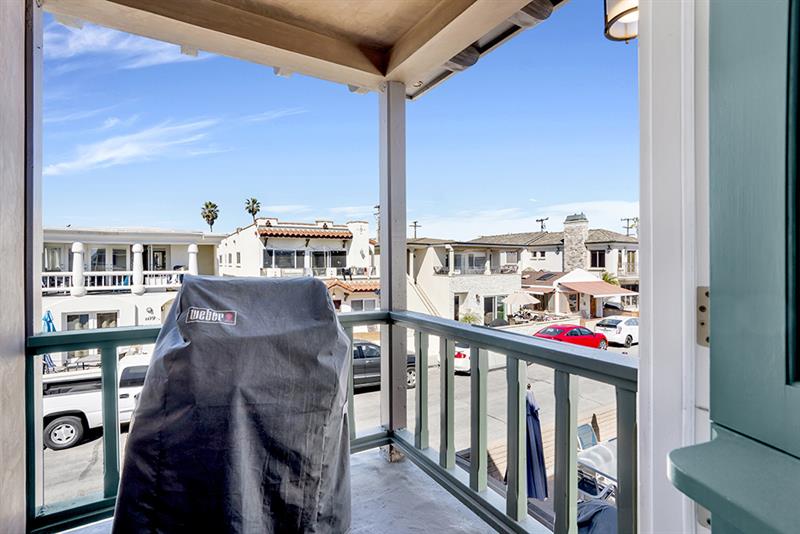 Upper Deck Patio  BBQ