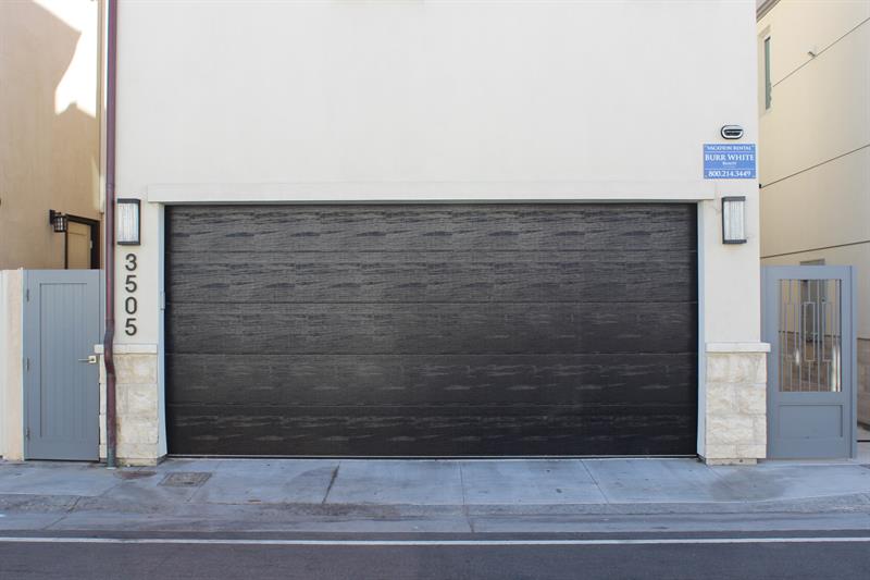 3505 Seashore Dr. Garage Parking