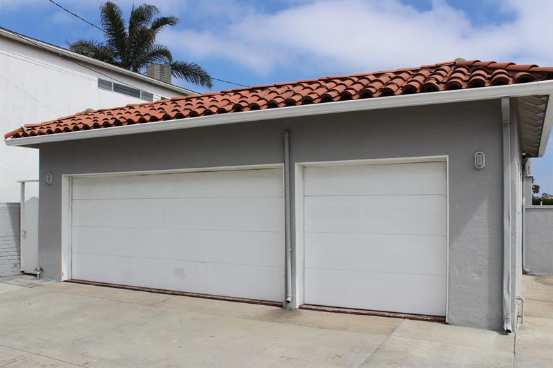 1101 W. Bay Ave. Garage