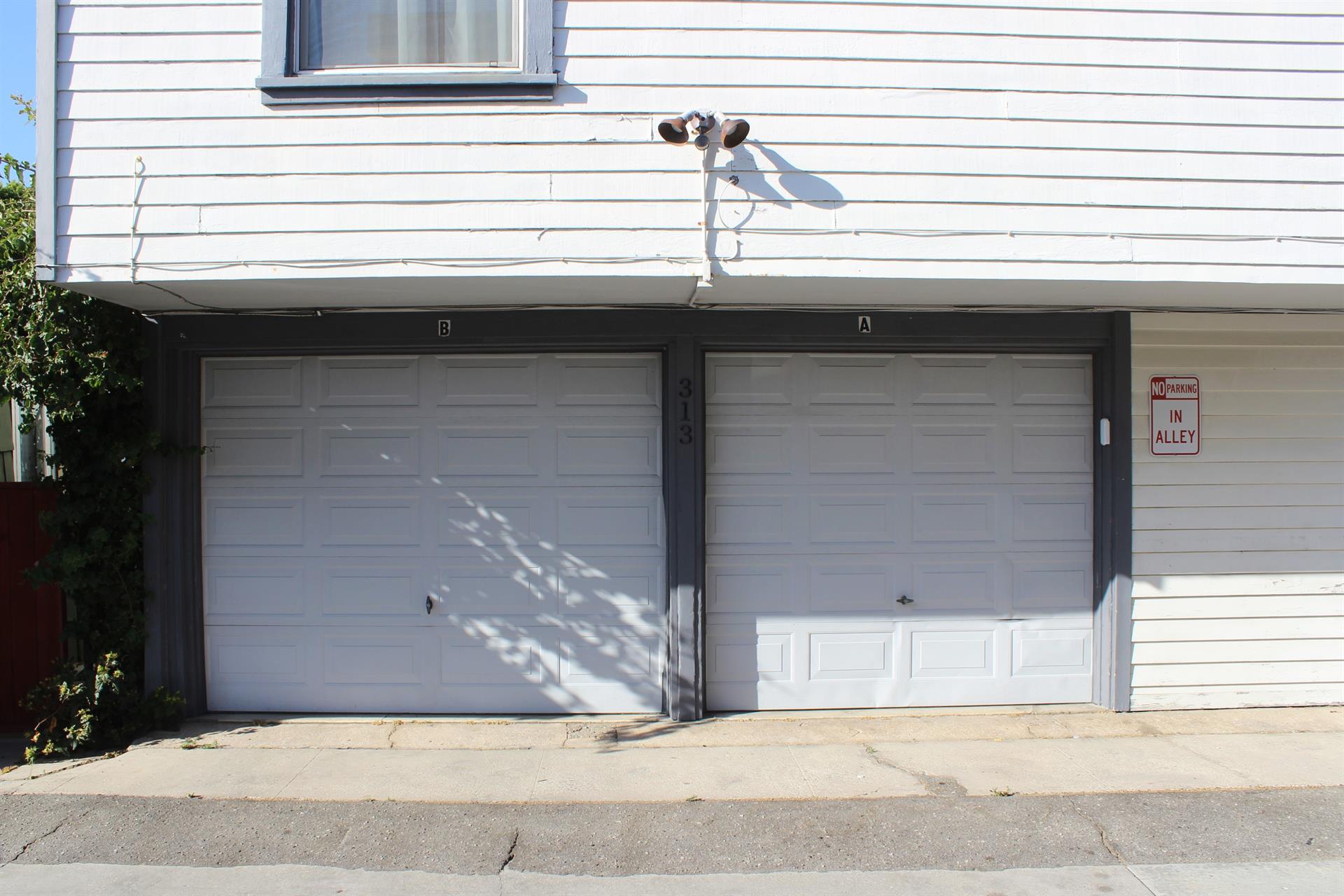 313 E. Bay Ave Unit A  B garage parking