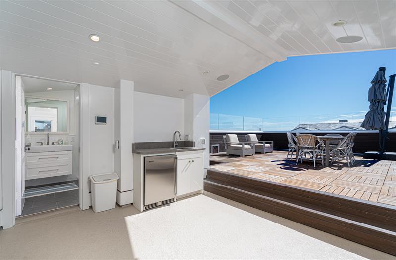 Unit B Open air patio wet bar