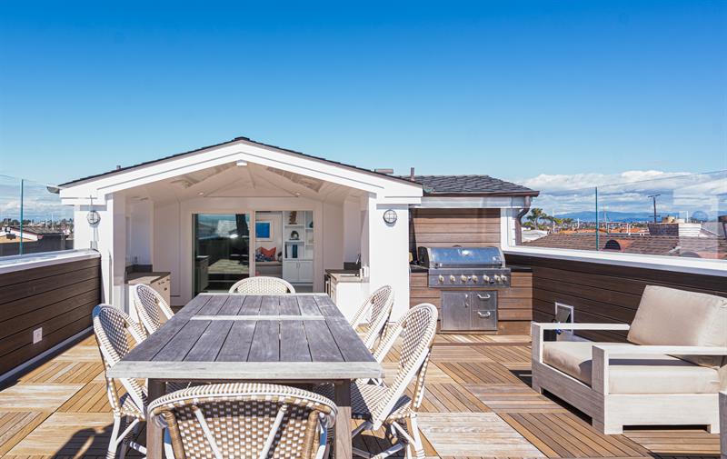 Unit B Open air patio seating