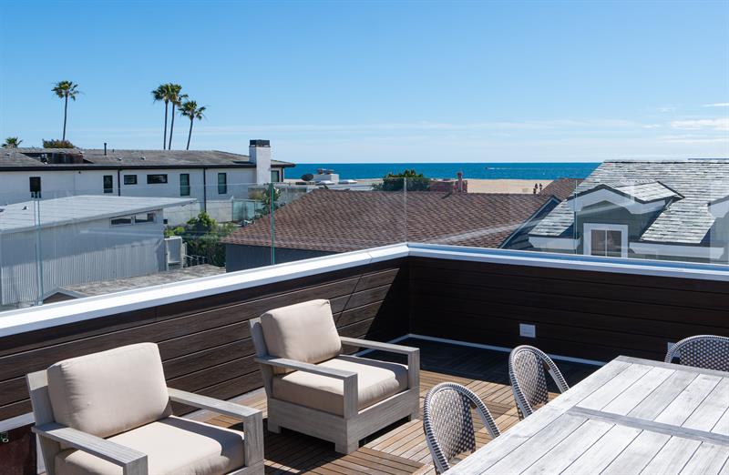 Unit B Open air patio seating  view