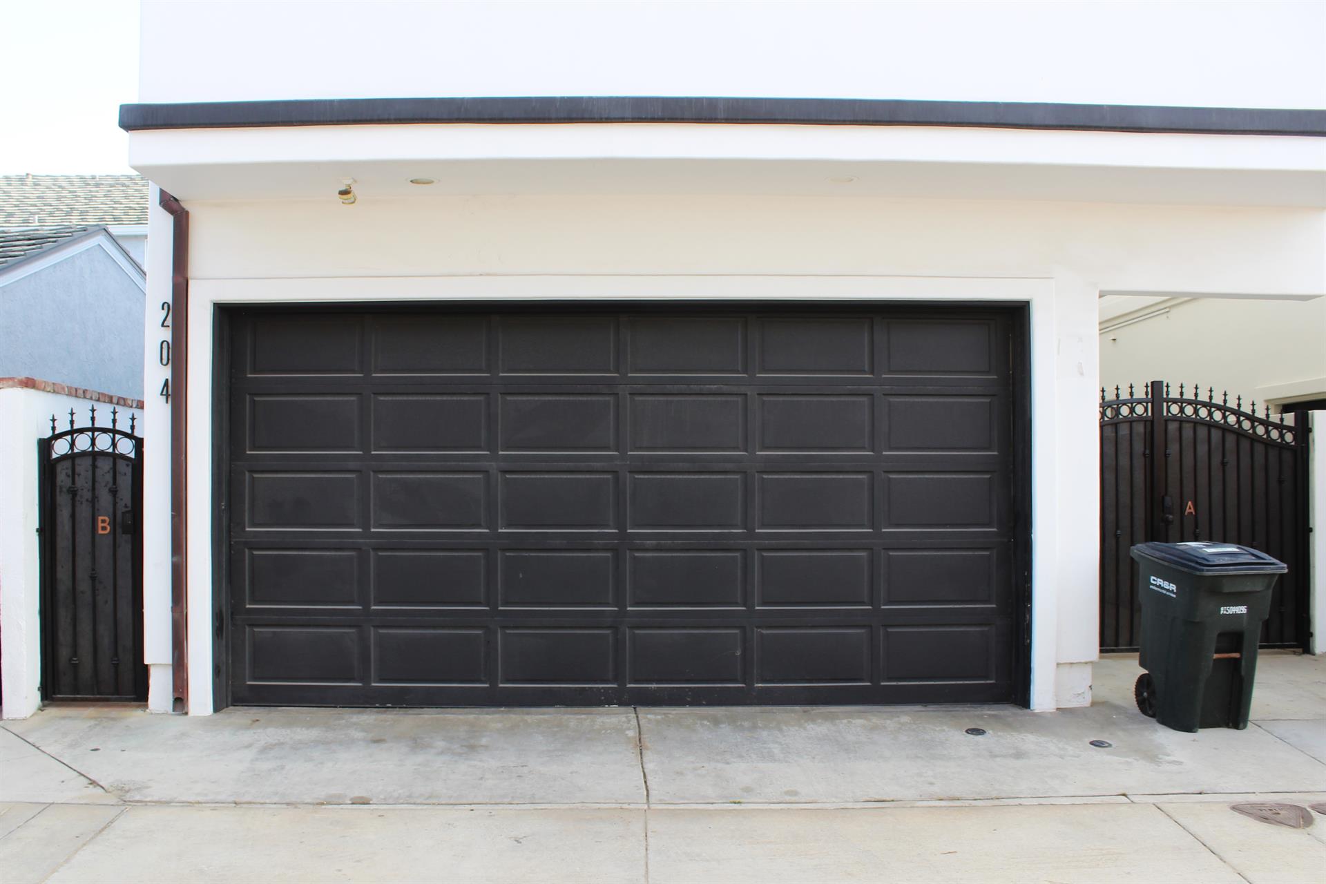 204 E. Oceanfront Unit A  B shared garage parking