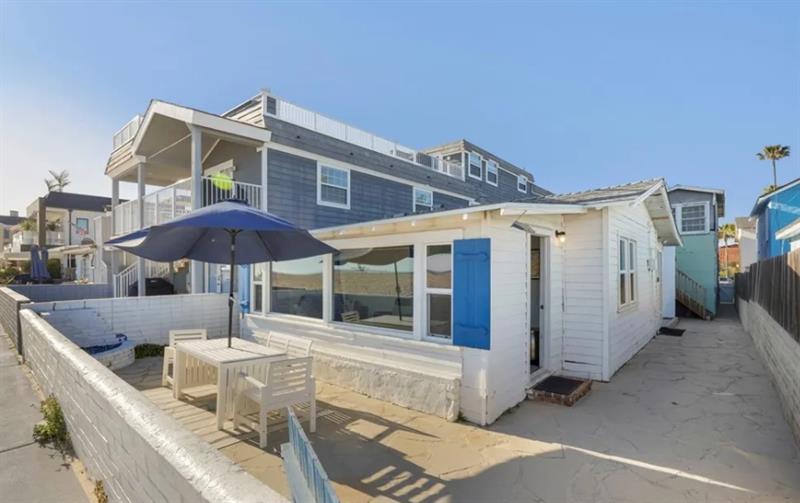 Front of house  Patio