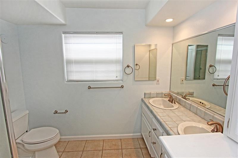 Unit A Bathroom 2