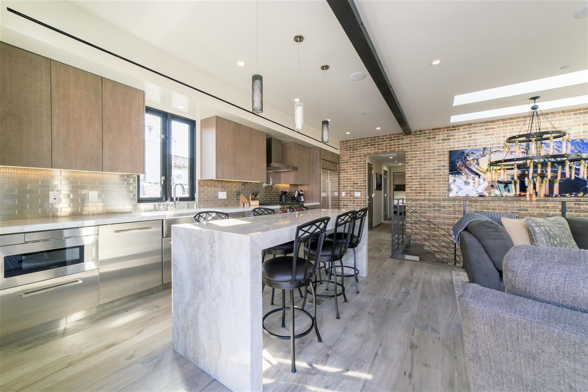 Kitchen  Bar seating