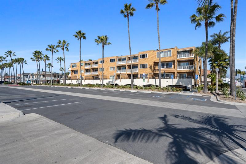 building location off balboa parking lot