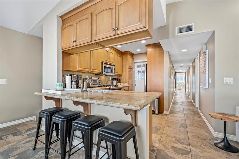 Breakfast bar seating  Kitchen