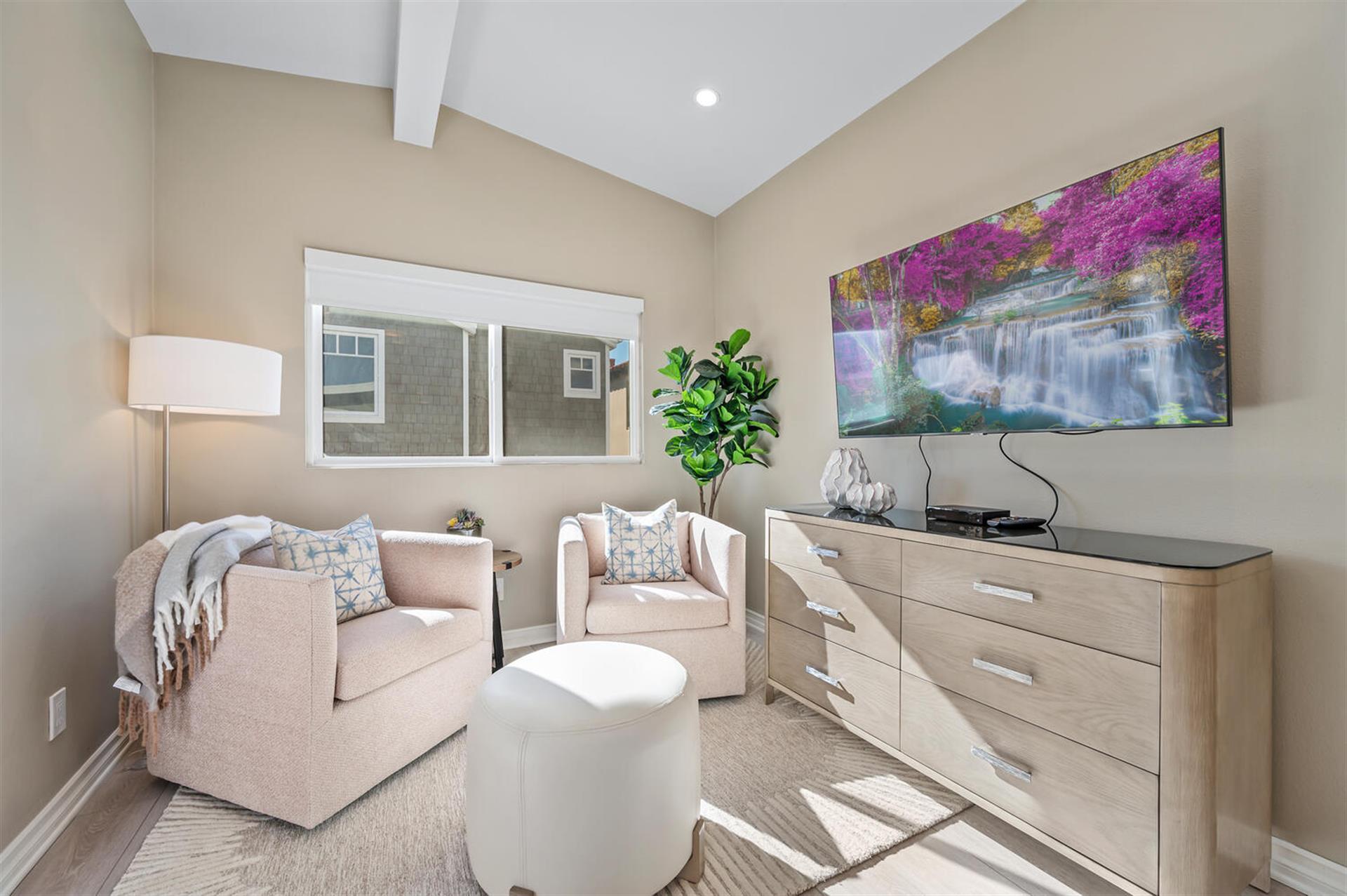 Bedroom 1 reading  Tv area