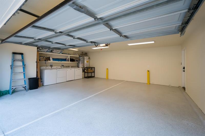 Garage  Laundry