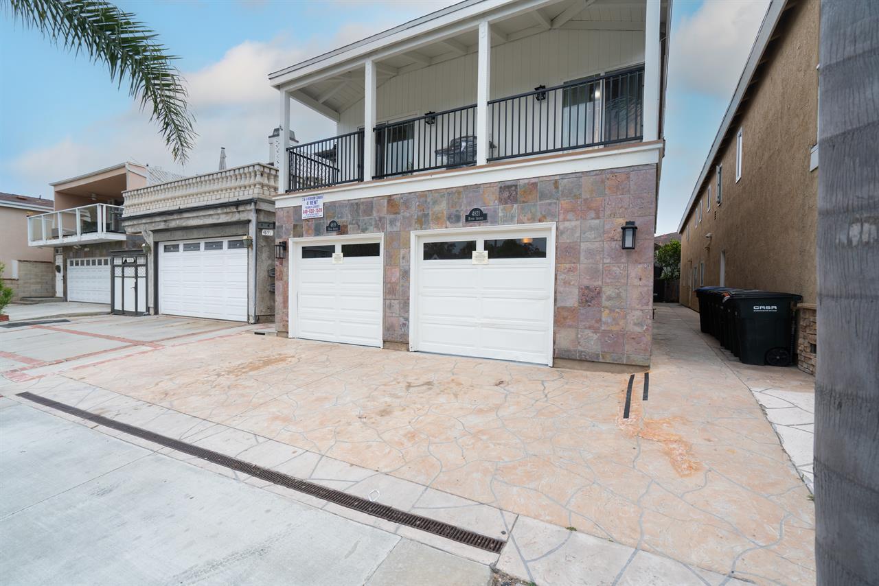 Streetview  Garage parking