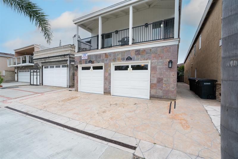 Streetview  Garage parking