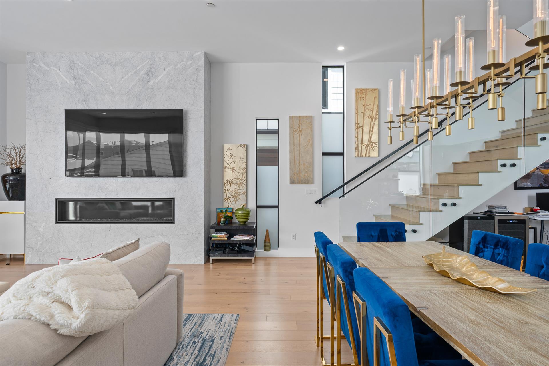 Living  dining area Fireplace is not for guest use