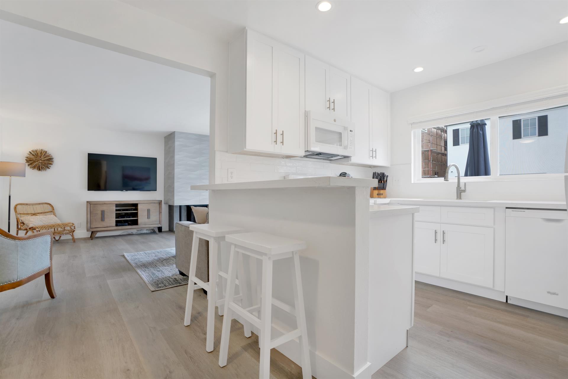 Kitchen  bar seating