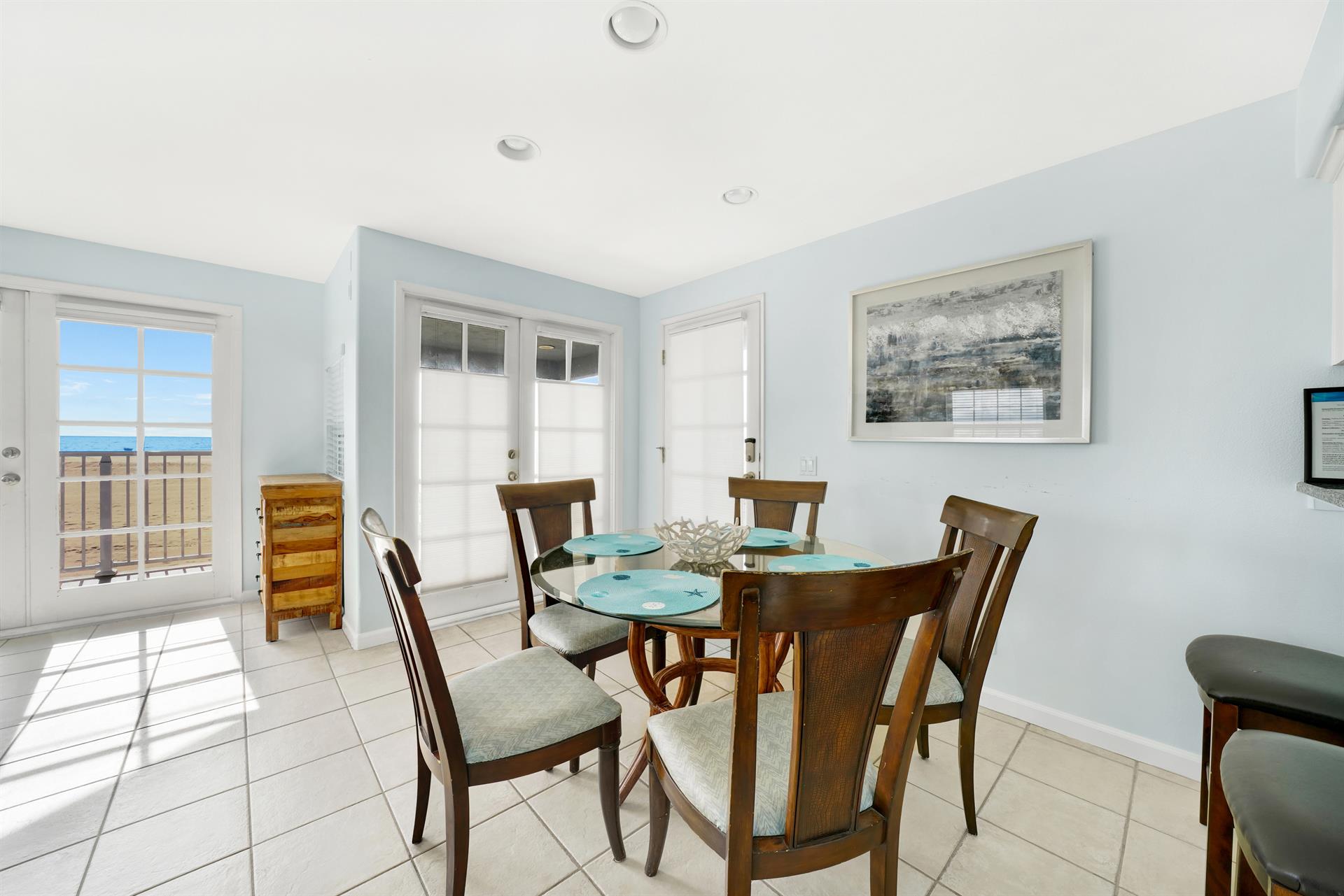Dining Area  Entryway
