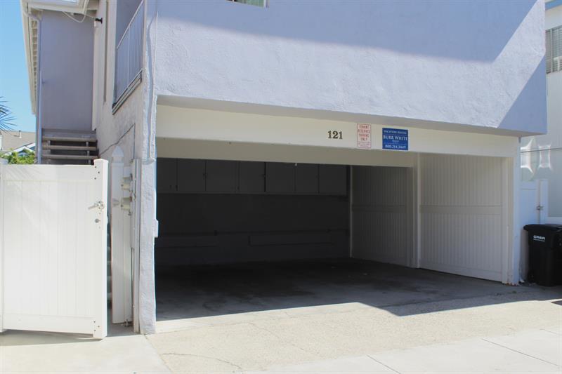 121 33rd St Unit A  B Parking