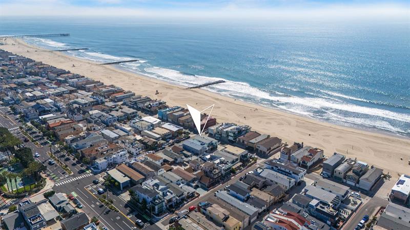 Aerial view of home and surrounding area