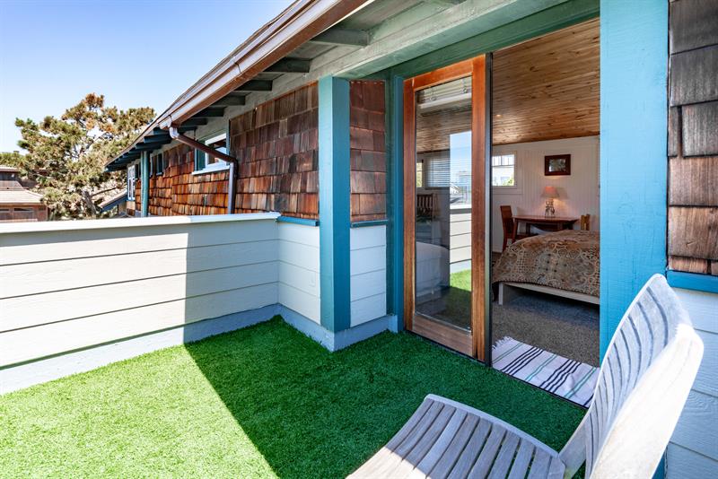 Bedroom 2 Deck access