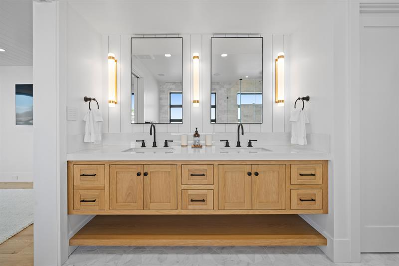 Master bathroom suite