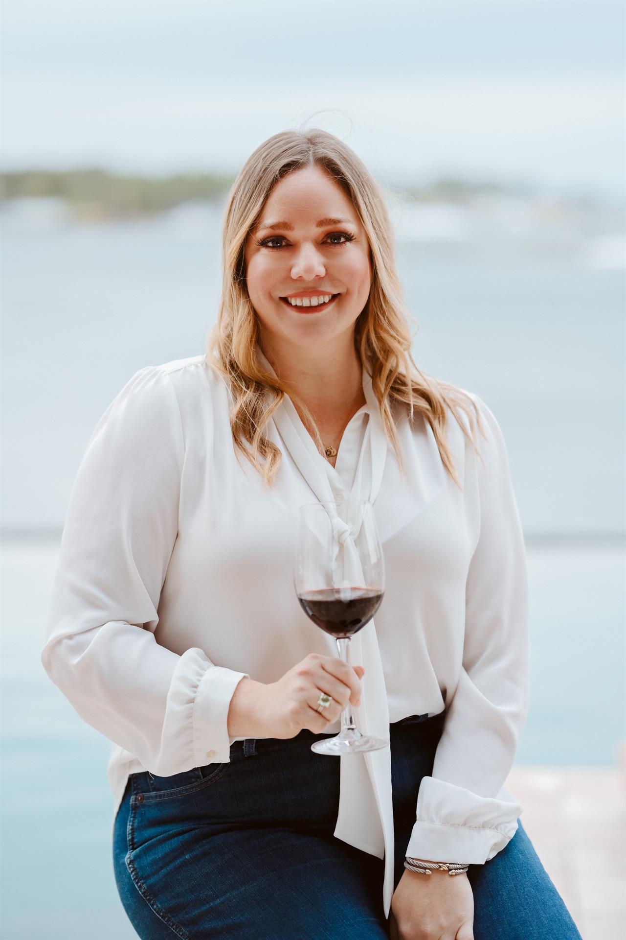 16308 Kfy Headshot 2 B