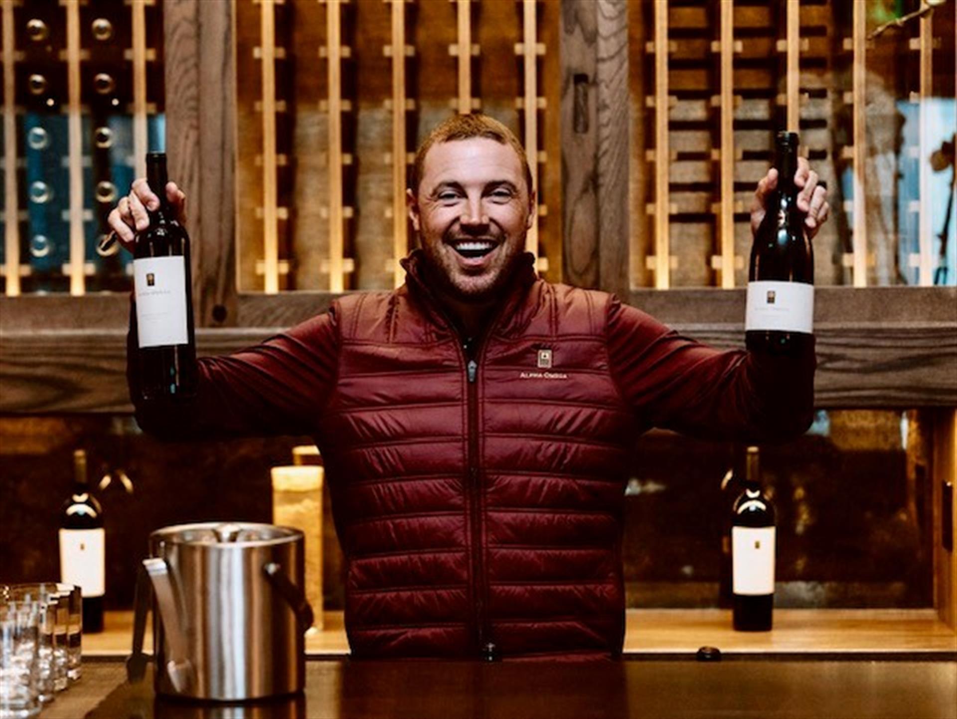 16485 Aolibraryburgundyshot H