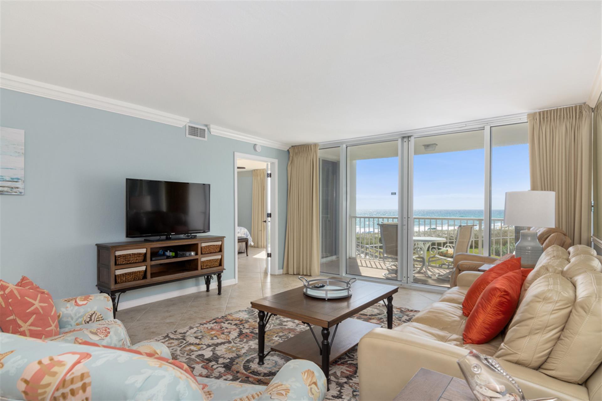 Living Room with view to Beach