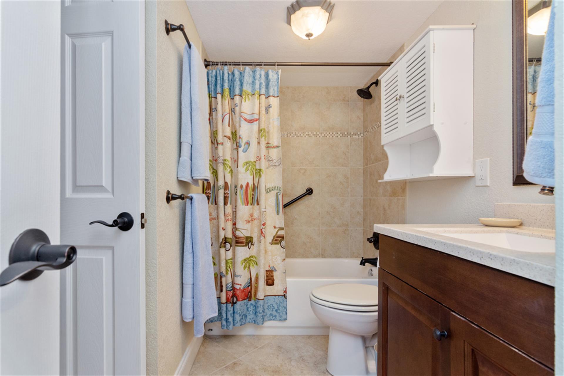 Guest Bath with full tub