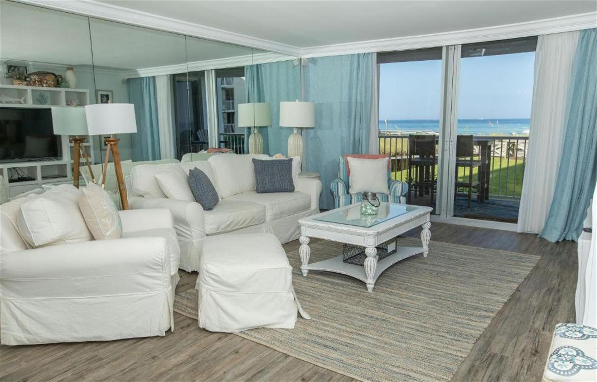 1023Shoreline Towers Beautiful Beach Front Condo