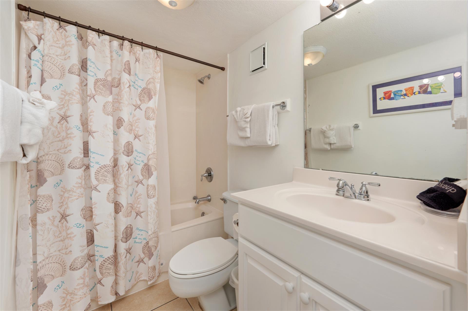 Guest Bath with full tub